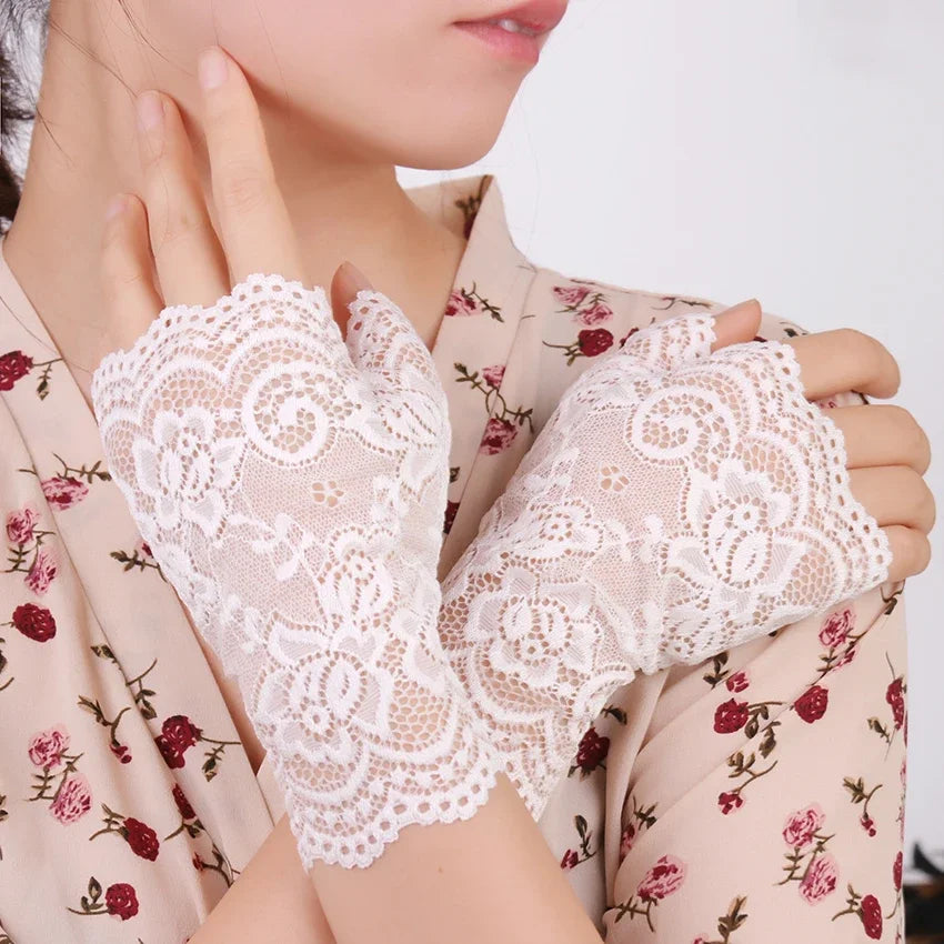 1 Pair Fingerless Lace Gloves