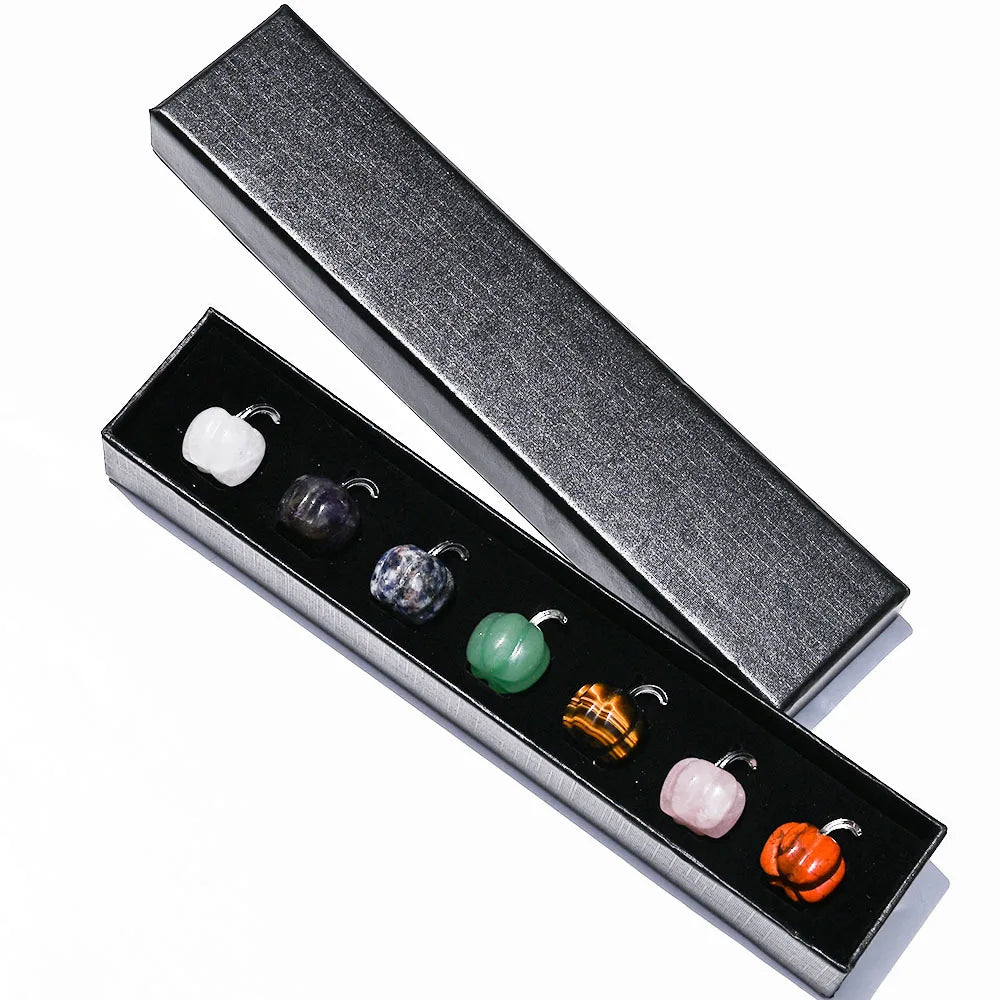 Natural Mini Hand Carved 7 Chakra Halloween Pumpkins Set Amethyst Rose Quartz Healing Crystals Gemstone Home Decoration Gift Box